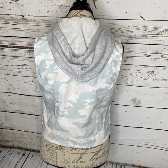 Wallflower Authentic Denim Light Camo Hooded Vest - Picture 2 of 8